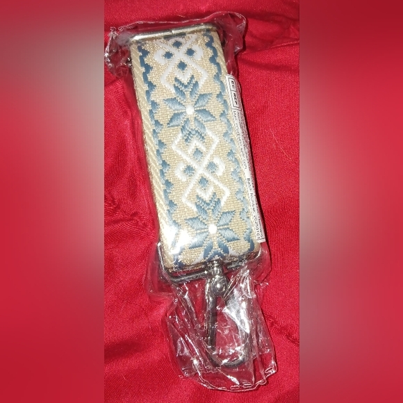 Bag charm, guitar strap, or chain. - Picture 8 of 17